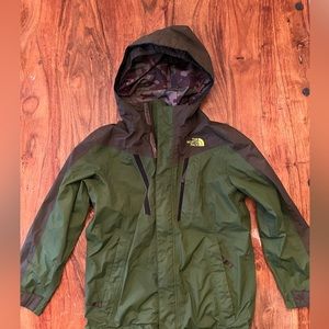 Boys M The North Face triclimate with fleece jacket in green Camo